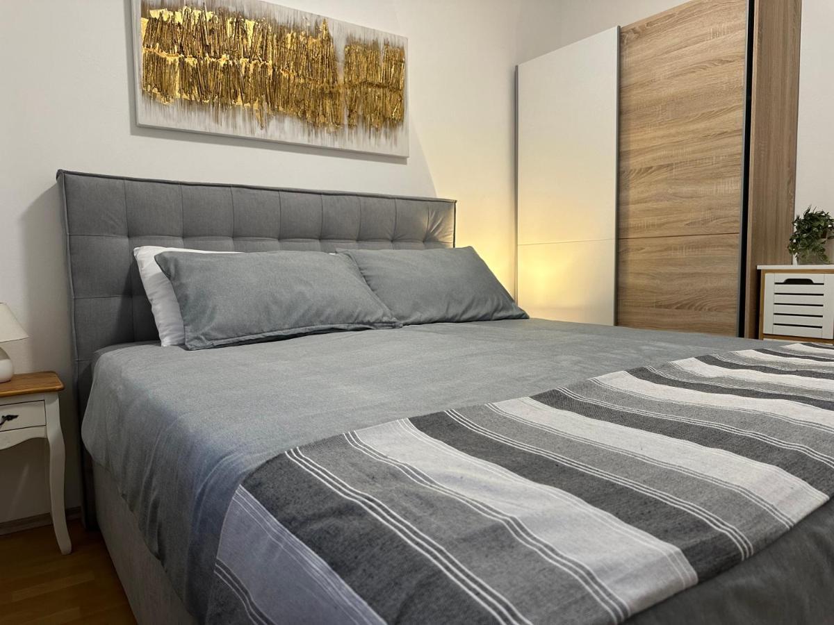 Apartmani Roko Biograd Na Moru Exterior photo