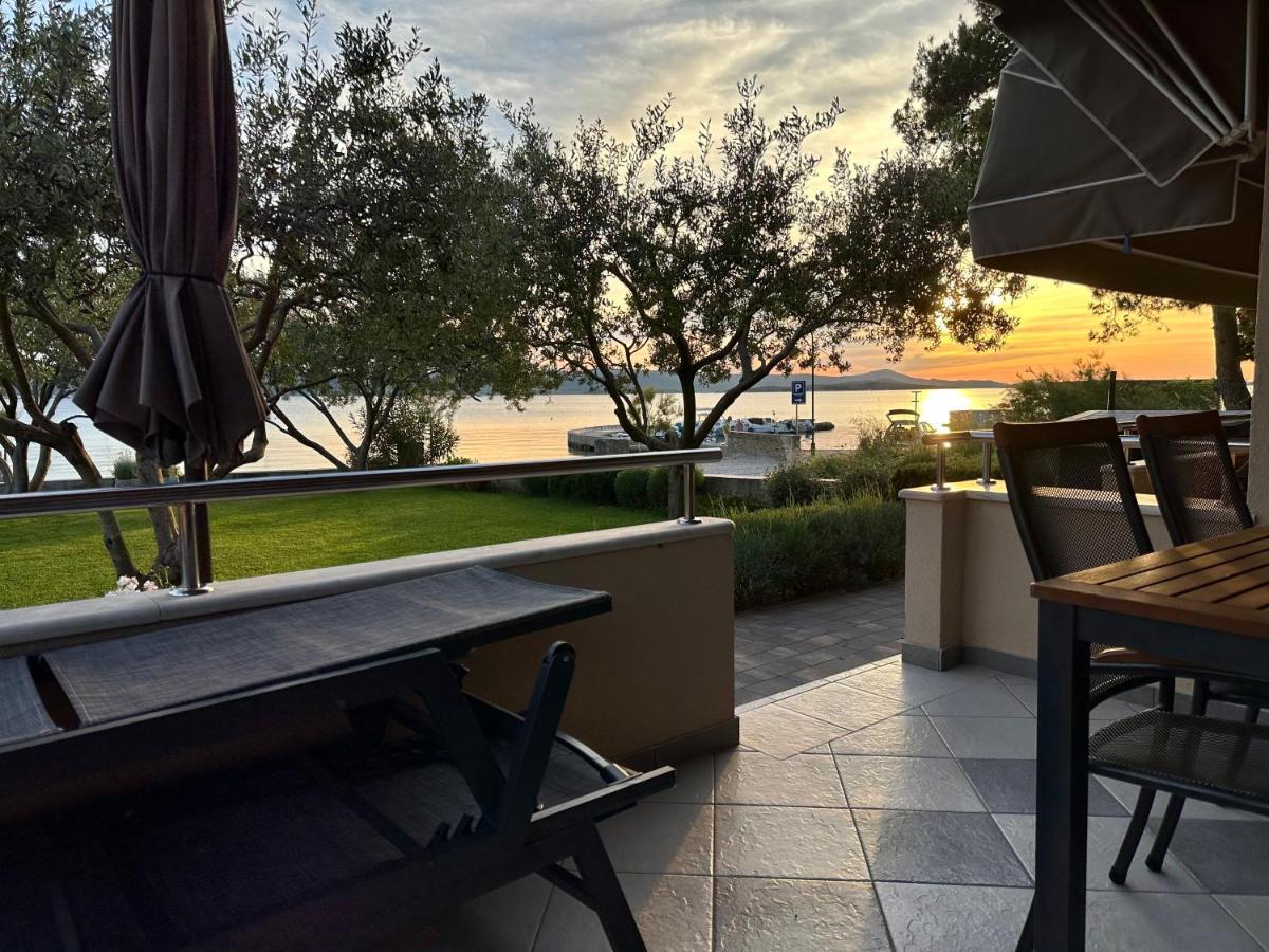 Apartmani Roko Biograd Na Moru Exterior photo